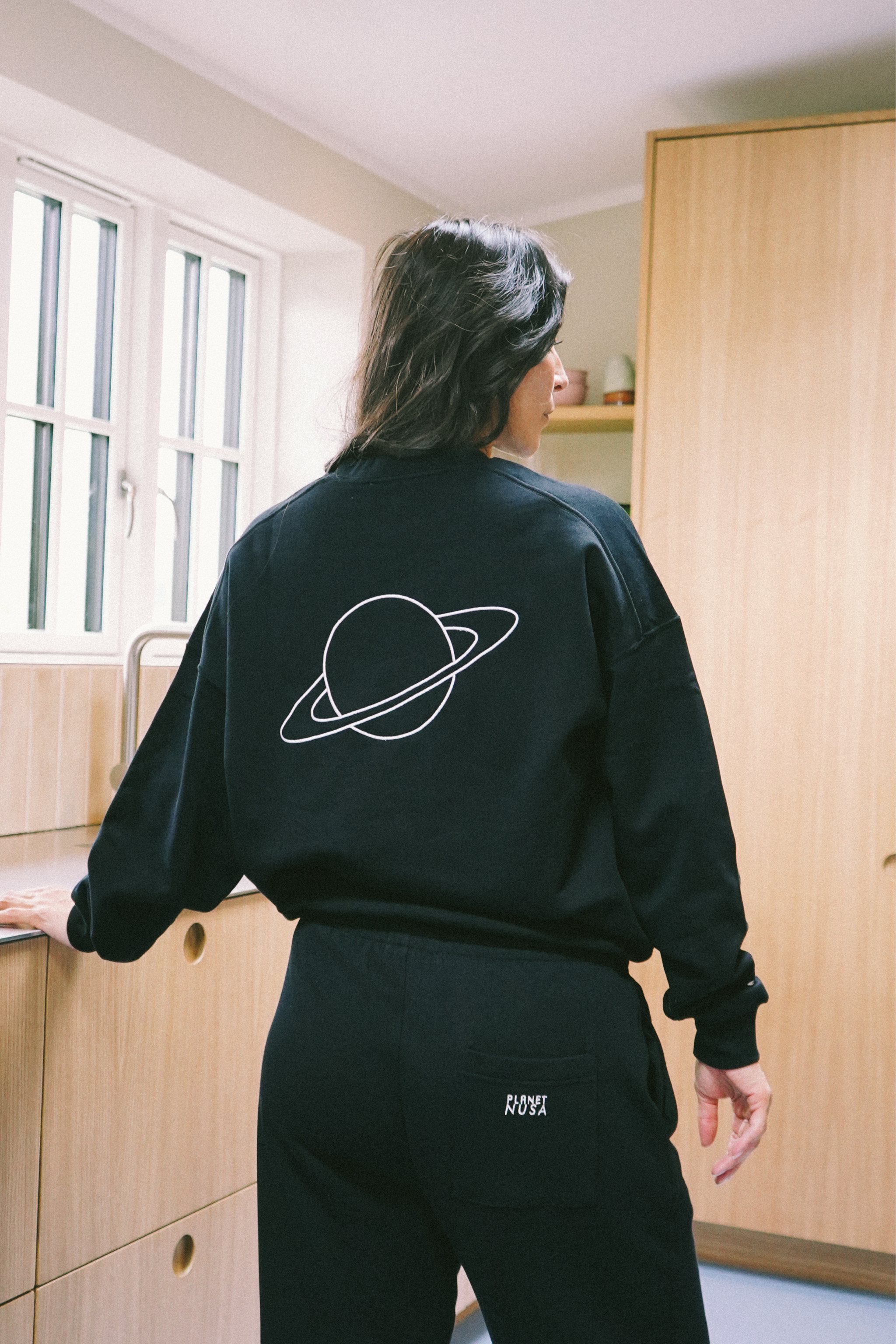 Women's Relax1 Sweat - Black - Planet Nusa