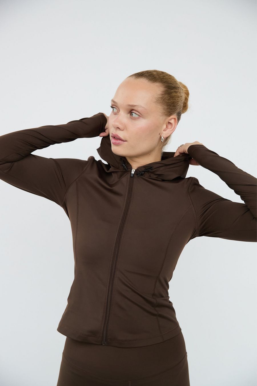 Size: S - 174 cm.
