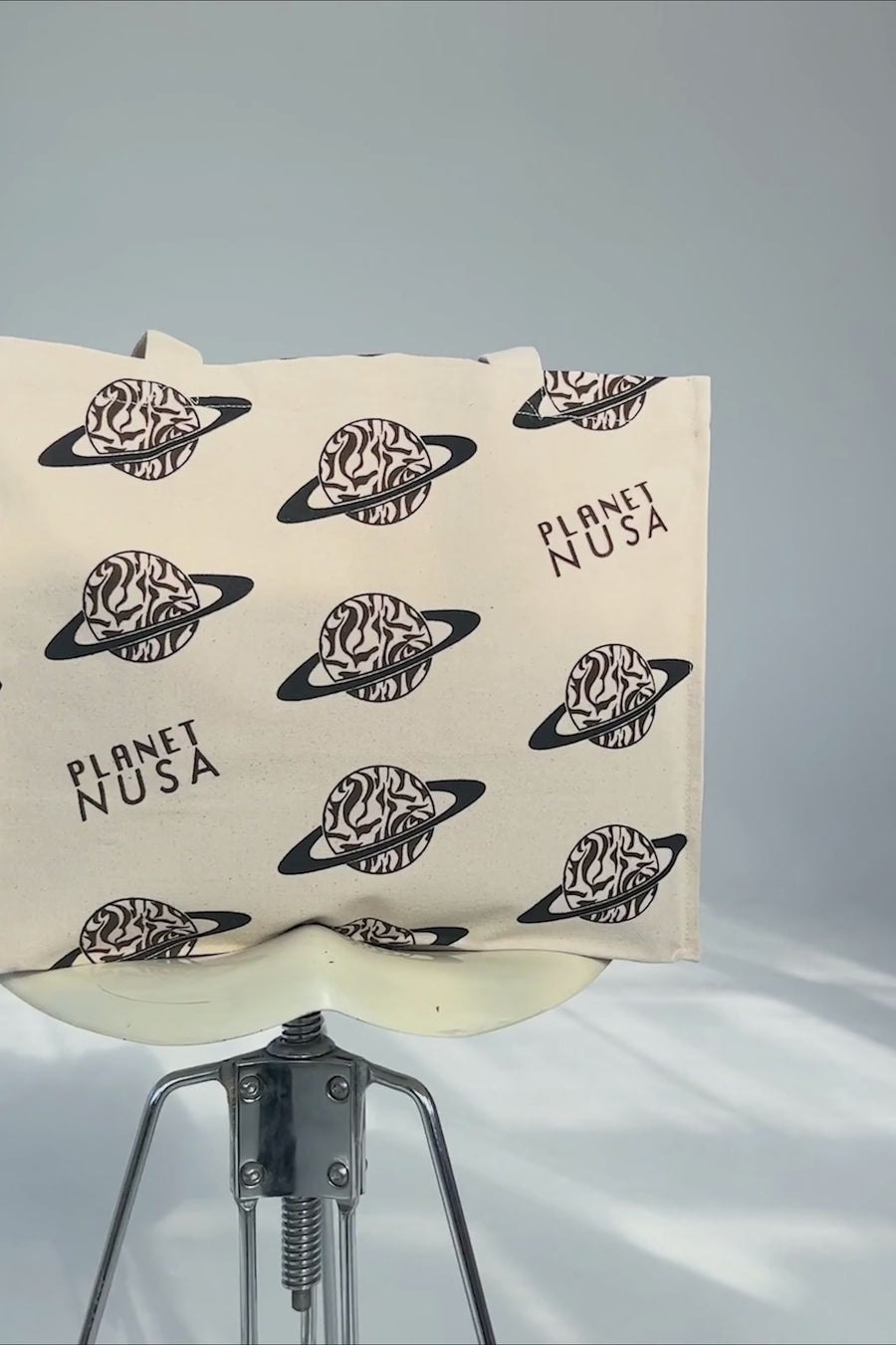 GYM BAG CHOCOLATE BROWN SWIRLY P L A N E T // N U S A