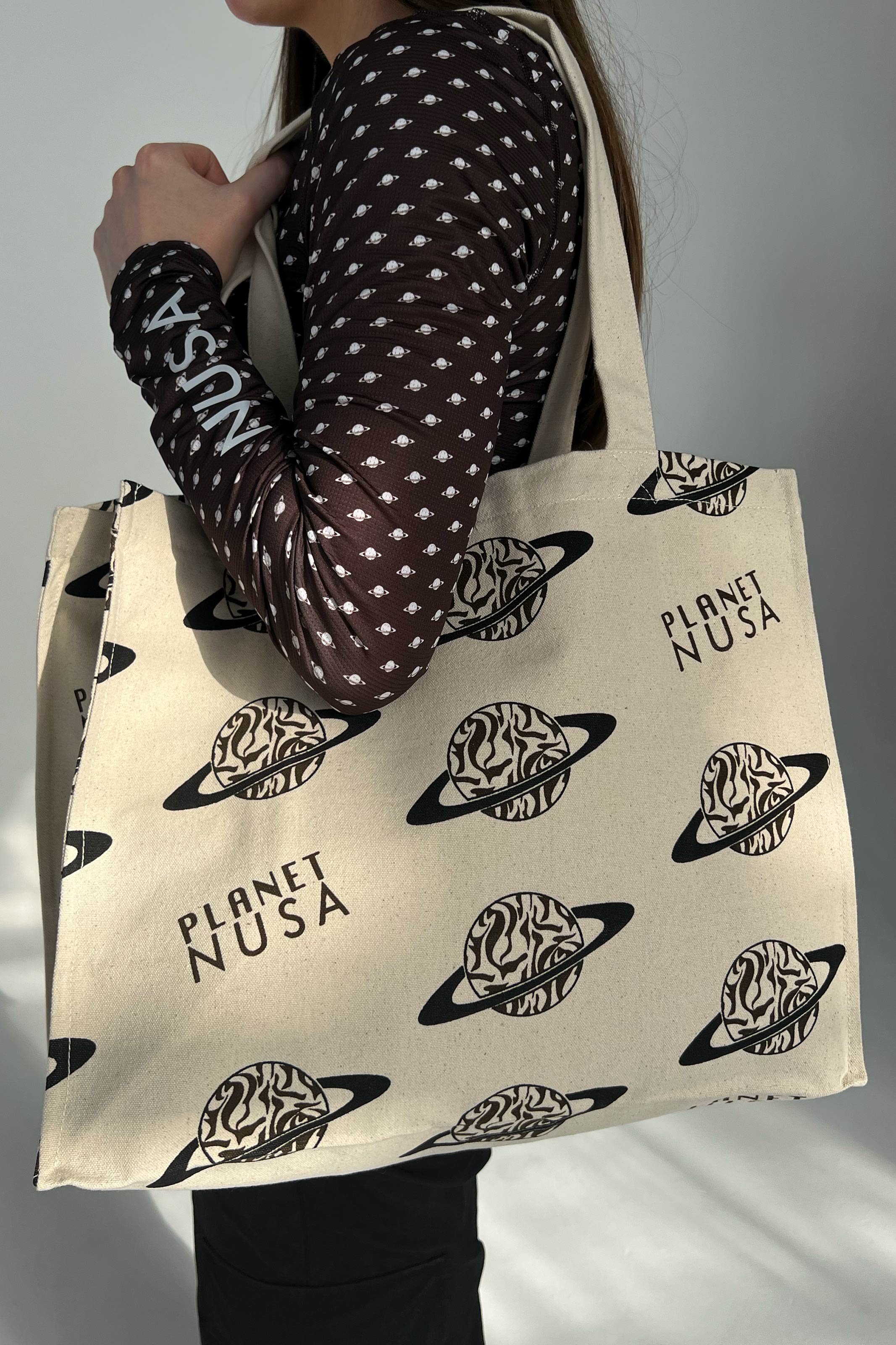 GYM BAG CHOCOLATE BROWN SWIRLY P L A N E T // N U S A